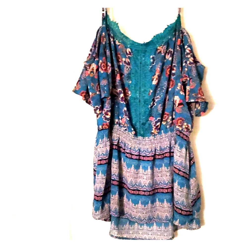 Boutique turquoise blouse